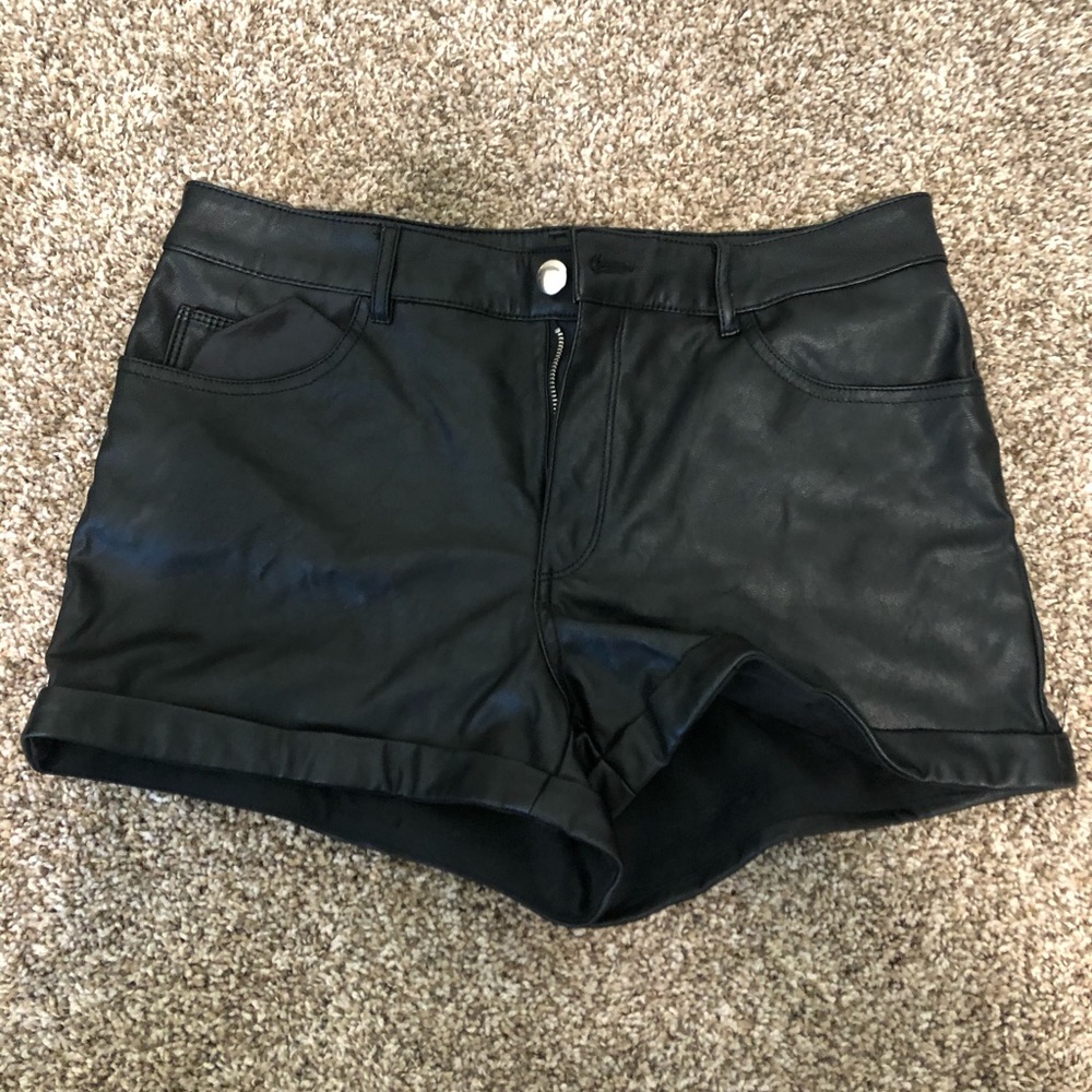 Faux leather mid-high wasted shorts